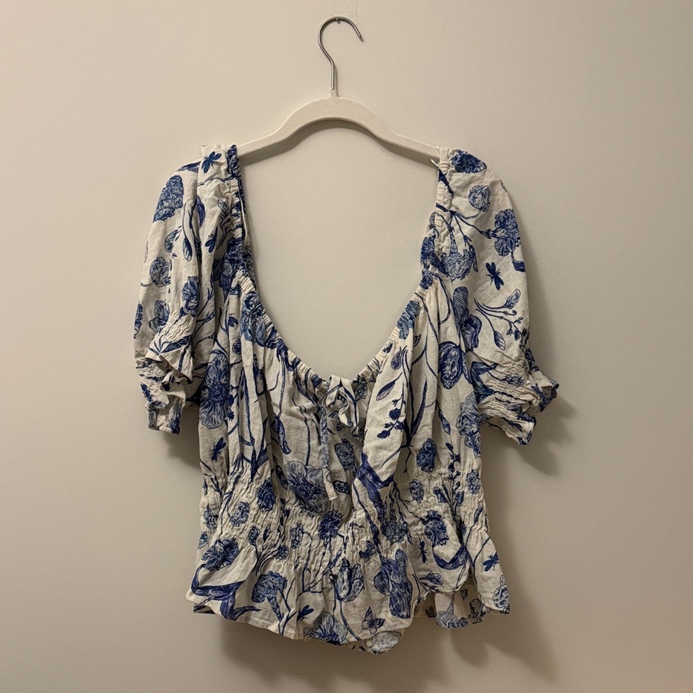 H&M Blue Cropped Floral Blouse